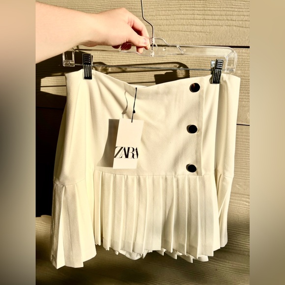 ZARA NEW BOX PLEAT MINI SKIRT - Picture 2 of 4